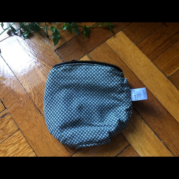 Anthropologie pouch - Picture 4 of 11